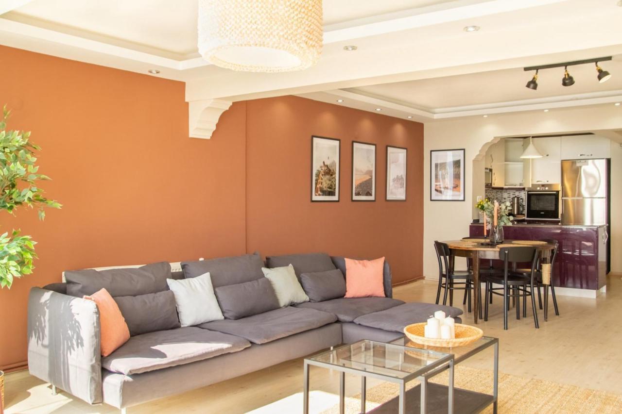 Exceptional Flat With Gorgeous Sea View In Izmirアパートメント エクステリア 写真