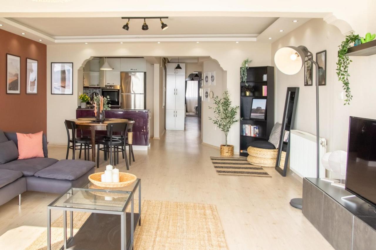 Exceptional Flat With Gorgeous Sea View In Izmirアパートメント エクステリア 写真