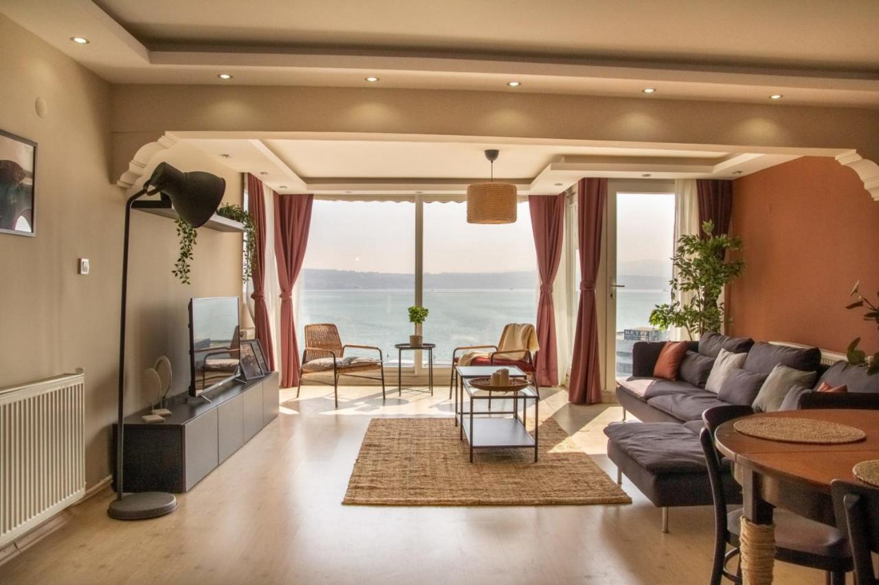 Exceptional Flat With Gorgeous Sea View In Izmirアパートメント エクステリア 写真