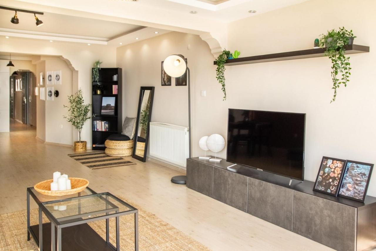 Exceptional Flat With Gorgeous Sea View In Izmirアパートメント エクステリア 写真